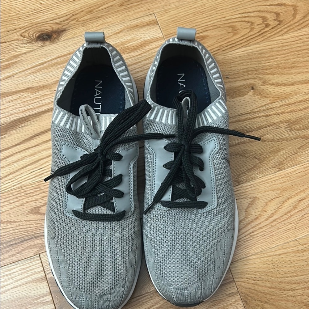 Nautica Men's Gray Casual Shoes very comfortable stylish worn once
